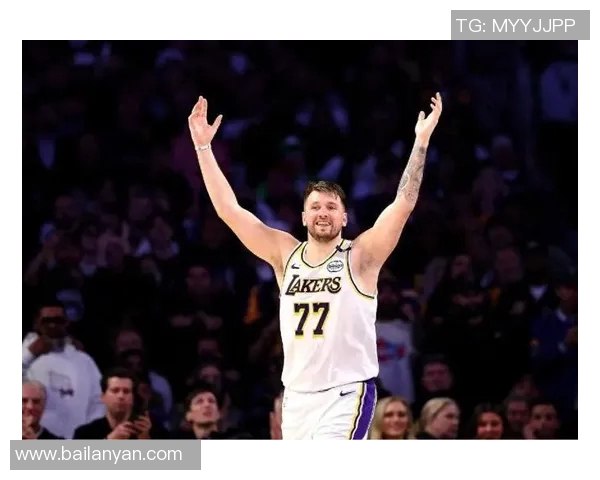 东契奇全能表现助湖人轻松战胜掘金展现强大实力