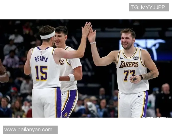 东契奇、里夫斯:如何建立双核间的默契与化学反应? 东契奇、里夫斯:如何建立双核间的默契与化学反应?